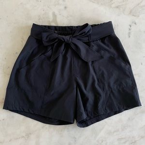 Lolë Bow Shorts